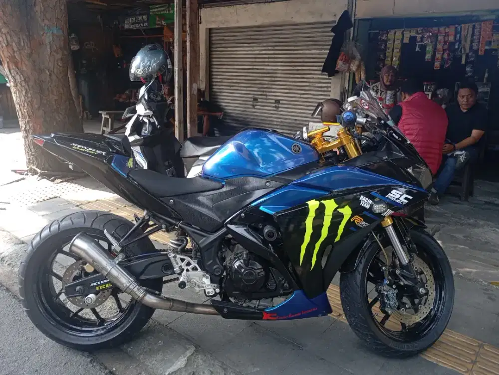 YAMAHA R25 tahun 2015