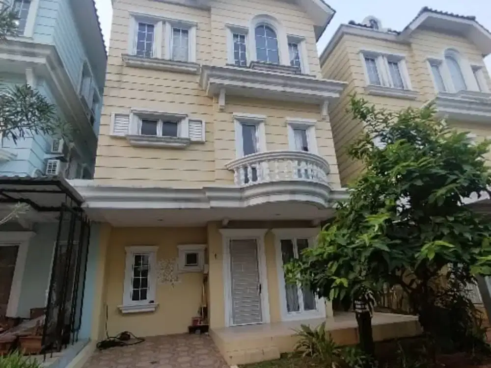 Rumah Mewah 3 Lantai Siap Huni Lokasi Strategis di Tengah Gading Serpong