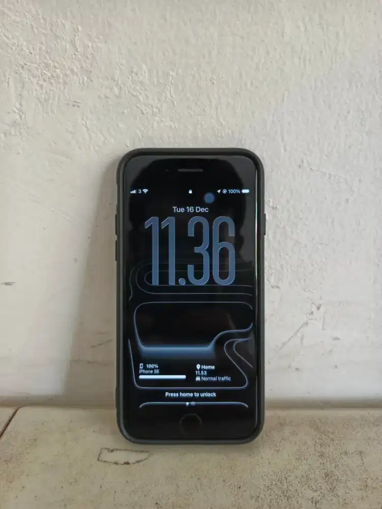 iPhone SE(2020) 128 Gb Ibox