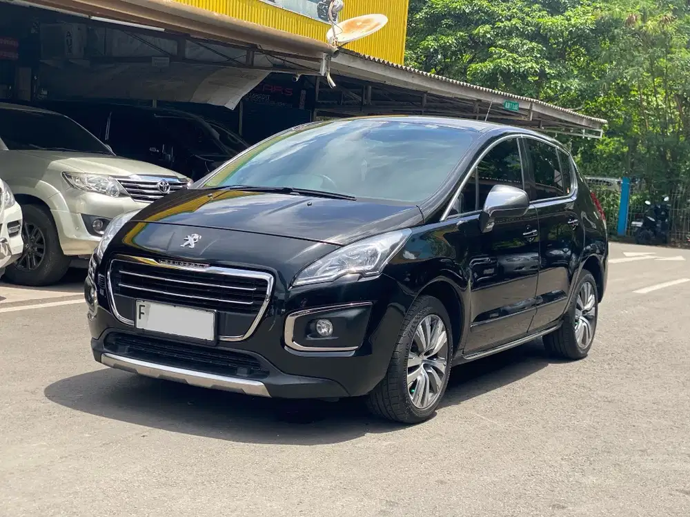 PEUGEOT 3008 1.6 AT HITAM 2016