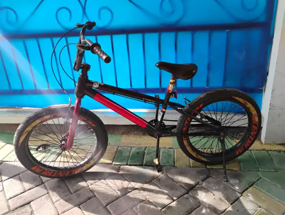 Sepeda Remaja Model BMX