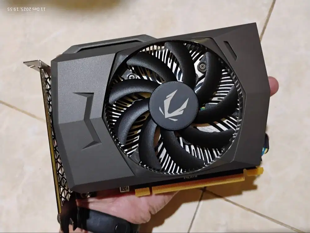 ZOTAC SOLO RTX 3050 6GB 96Bit DDR6 Tanpa Pin Power
