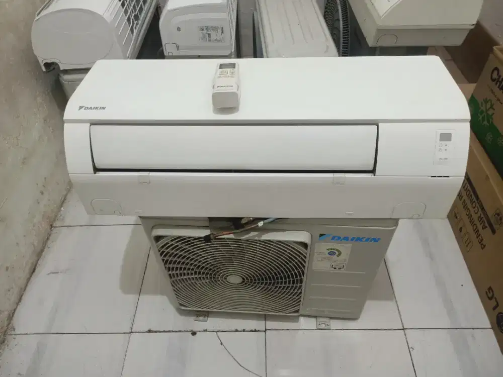 Jual ac daikin R32 1/2pk lowwat 360watt kondisi 95% ori semua