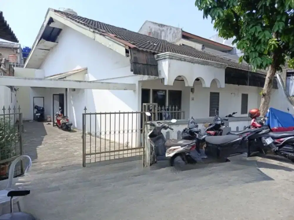 Dijual via lelang Rumah strategis di duri kepa cocok untuk usaha kos2an