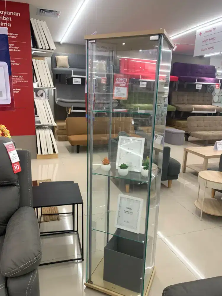 Gazel lemari kaca