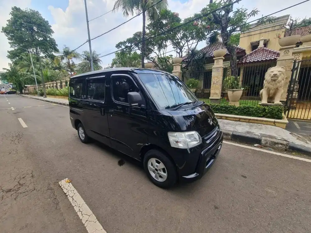 low km granmax 2018 ac ps 1.5 mt black