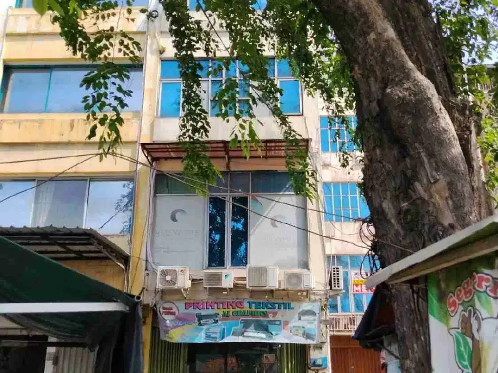 Ruko 4lt Komersil di Ruko Intercon Megah Joglo Jakarta Barat