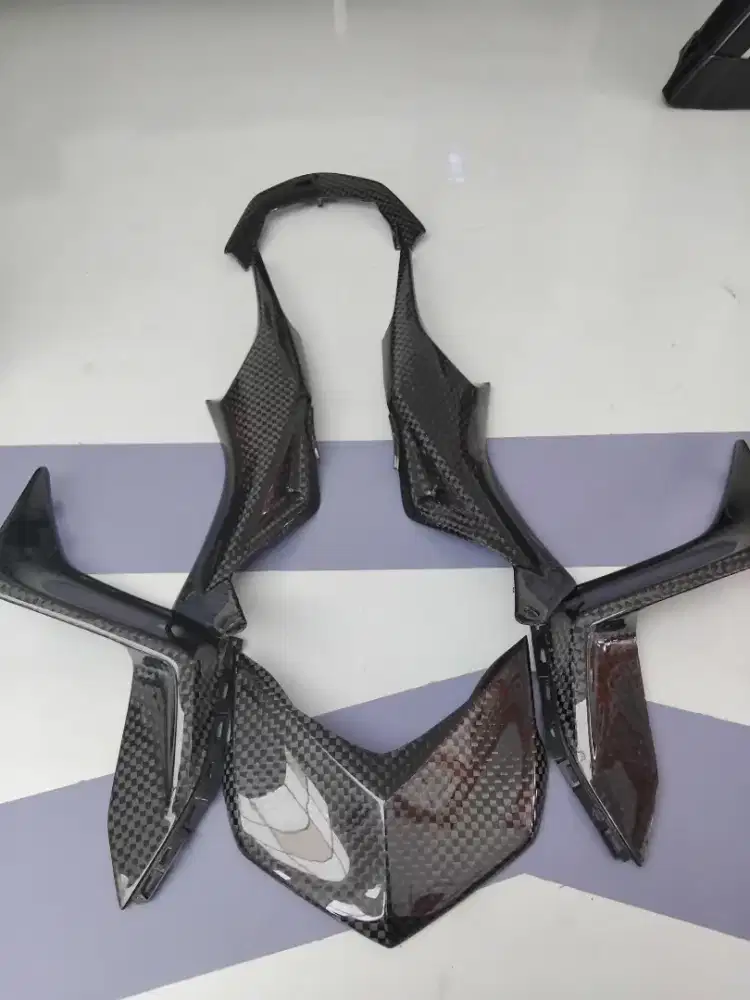 Body yamaha Xmax Carbon hexagon xmax gen 2 kondisi masih sangat mulus
