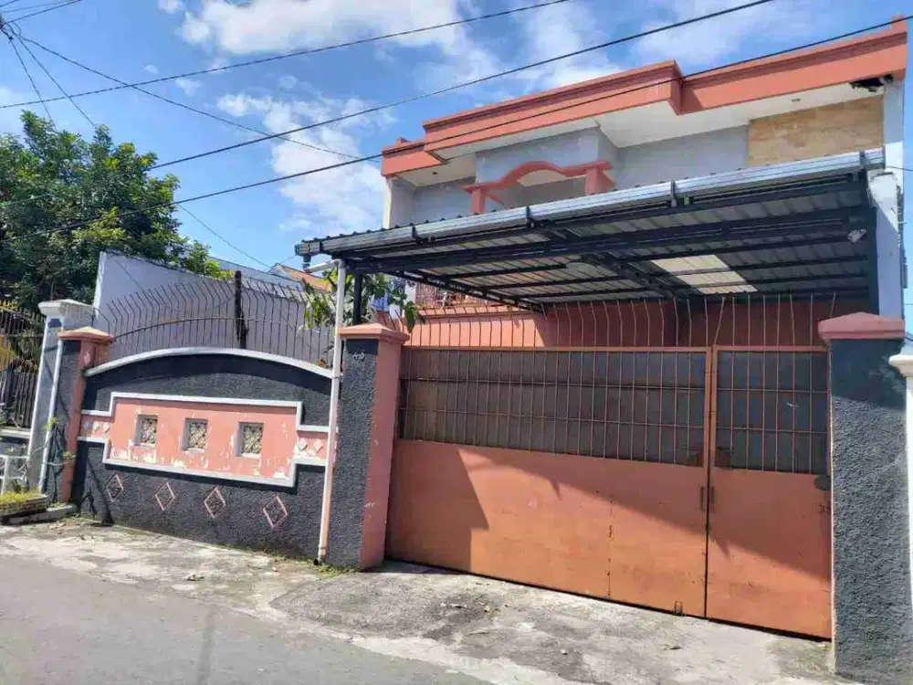 Dijual Rumah dan Ruang Usaha Siap Pakai Tengah Kota di Tipes Serengan Solo. Lokasi Strategis Cocok untuk Usaha dan Investasi Juga Hunian.