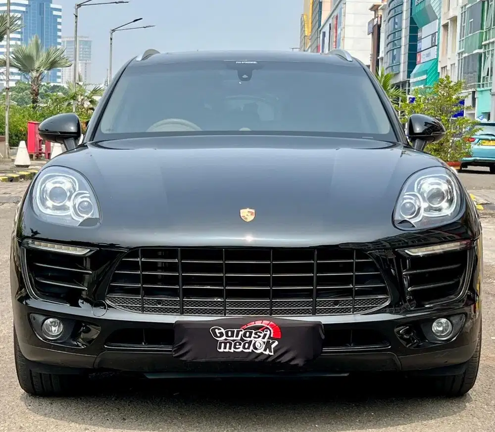 Porsche Macan 2.0 Turbo 2014 pk 2015 Antik Low KM Murah Bekas Hitam