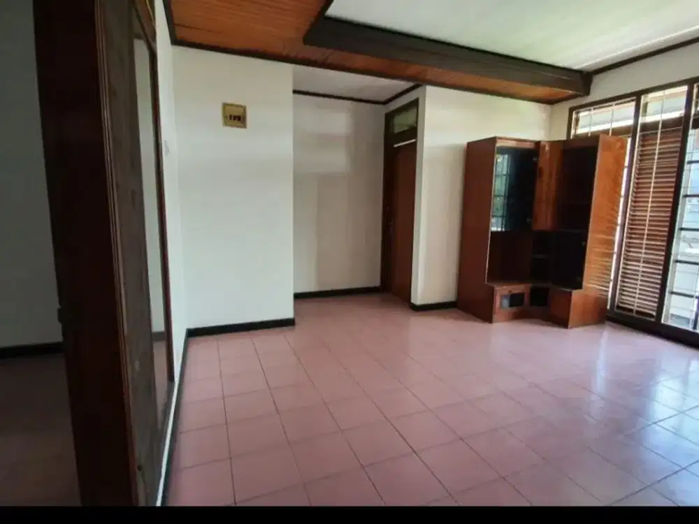 Rumah 2 Lantai SHM di Citra Garden 1 Jakarta Barat Siap Huni