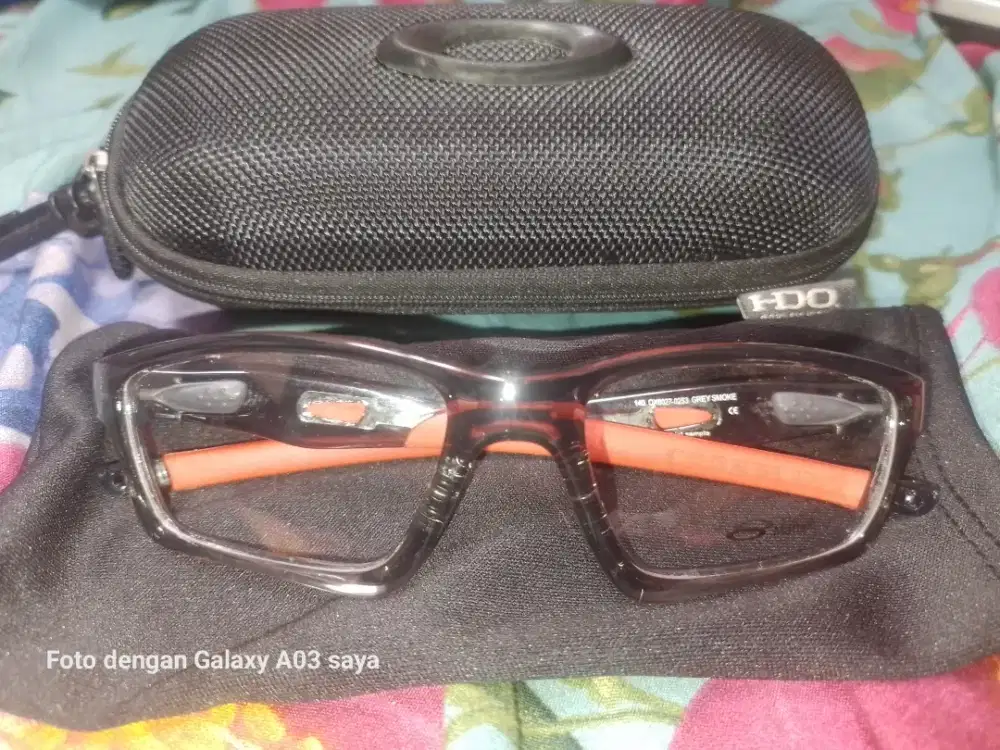 Kacamata Oakley Kondisi Masih Oke Dan Siap Pakai