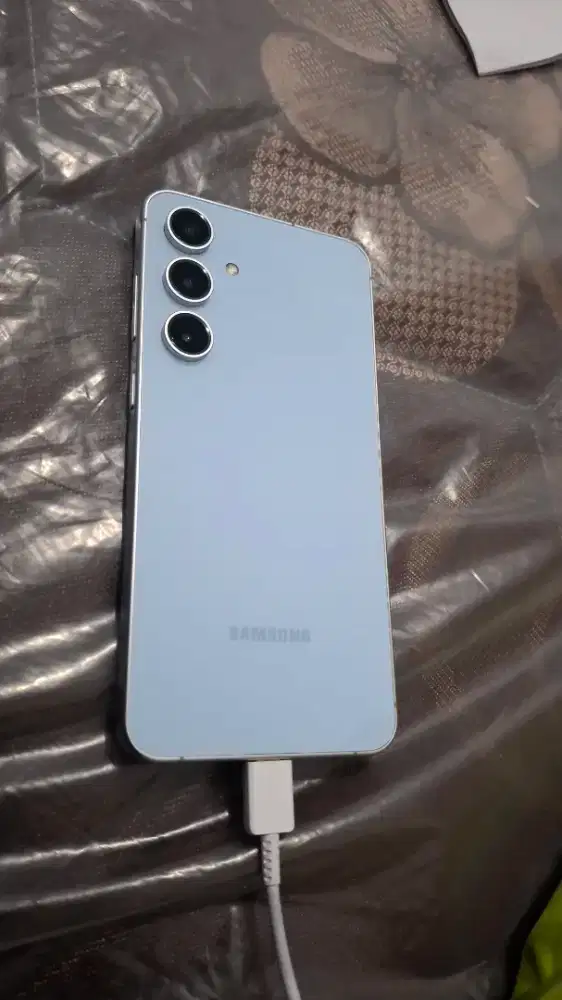 Jual cepat lagi BU , Samsung s24fe No minus mulus