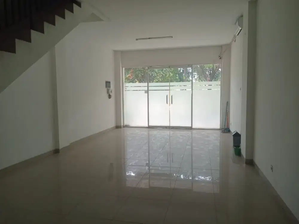 Disewakan Ruko kantor komersil di park pulogebang Jakarta Timur