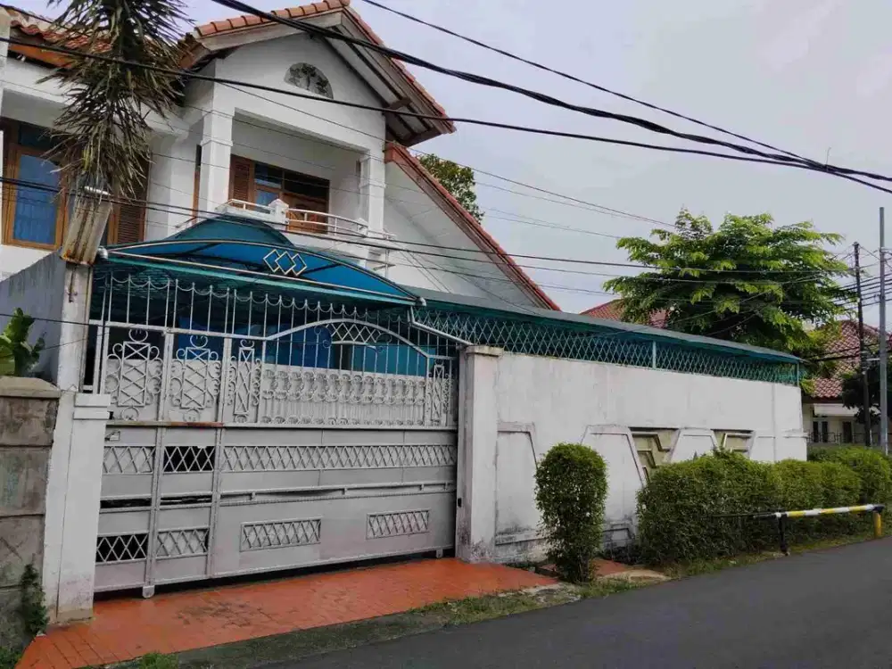 Rumah Hoek di Perum Kav DKI Meruya Kembangan Jakarta Barat
