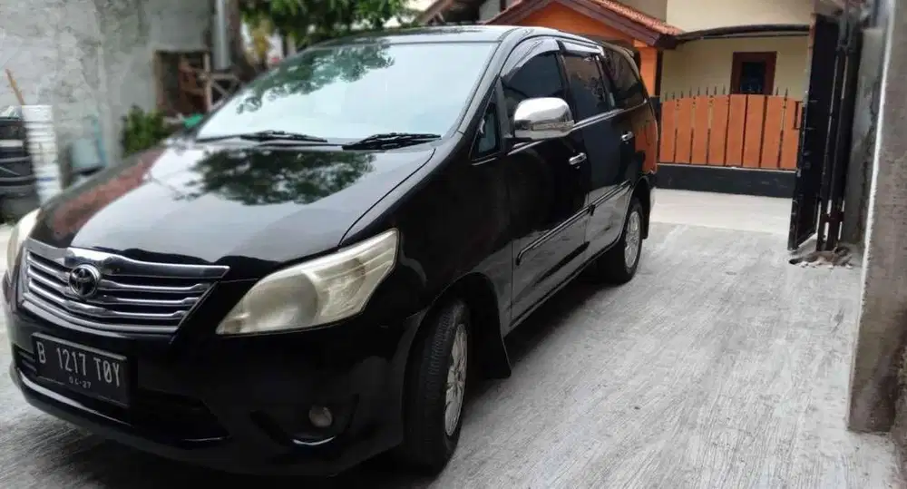 GREND INNOVA G AT MOBIL MULUS BENING TANPA CACAT.