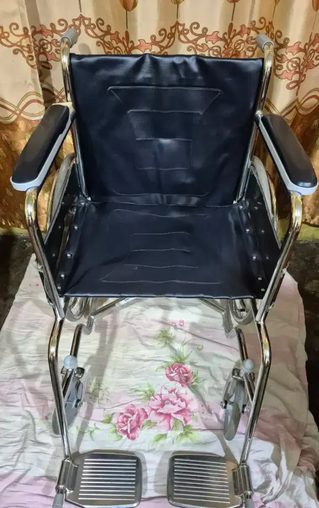 Dijual Kursi Roda Dewasa – Kondisi Sangat Baik