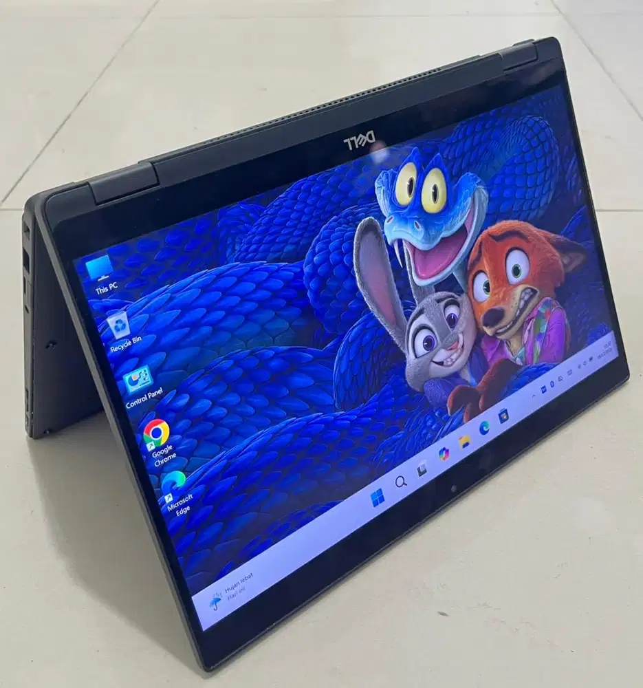 Dell Latitude 7390 2 In i7 8thGen Like New