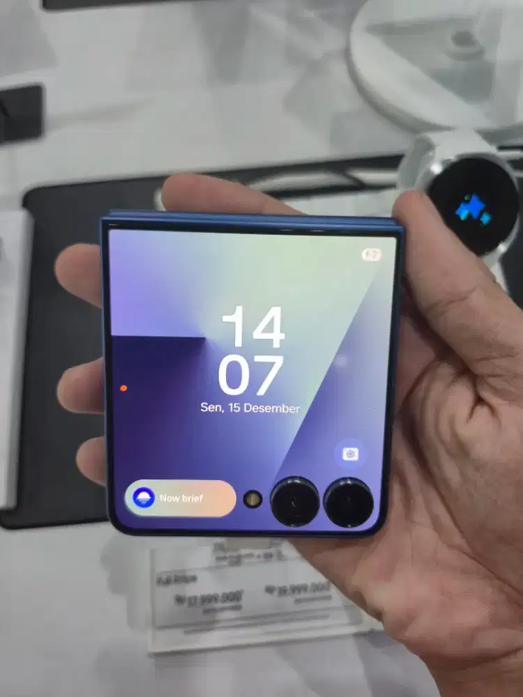 SAMSUNG Z FLIP7 RAM 12GB/256GB PROMO CREDIT BUNGA 0% FREE2 KALICICILAN