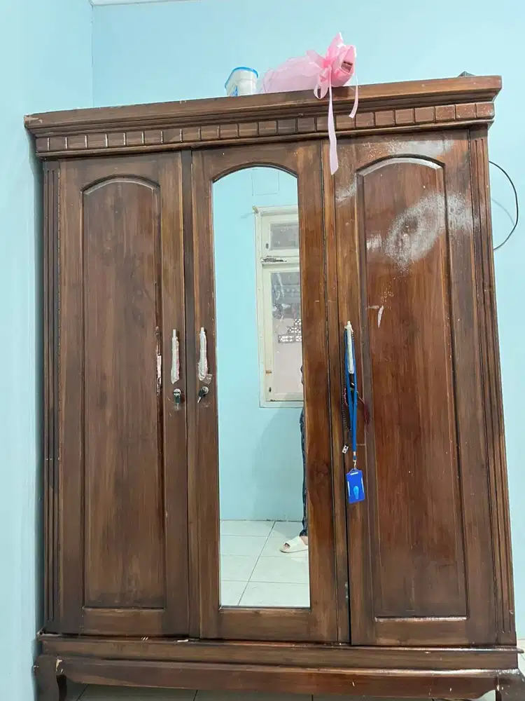 Dijual Cepat Lemari Jati 3 Pintu