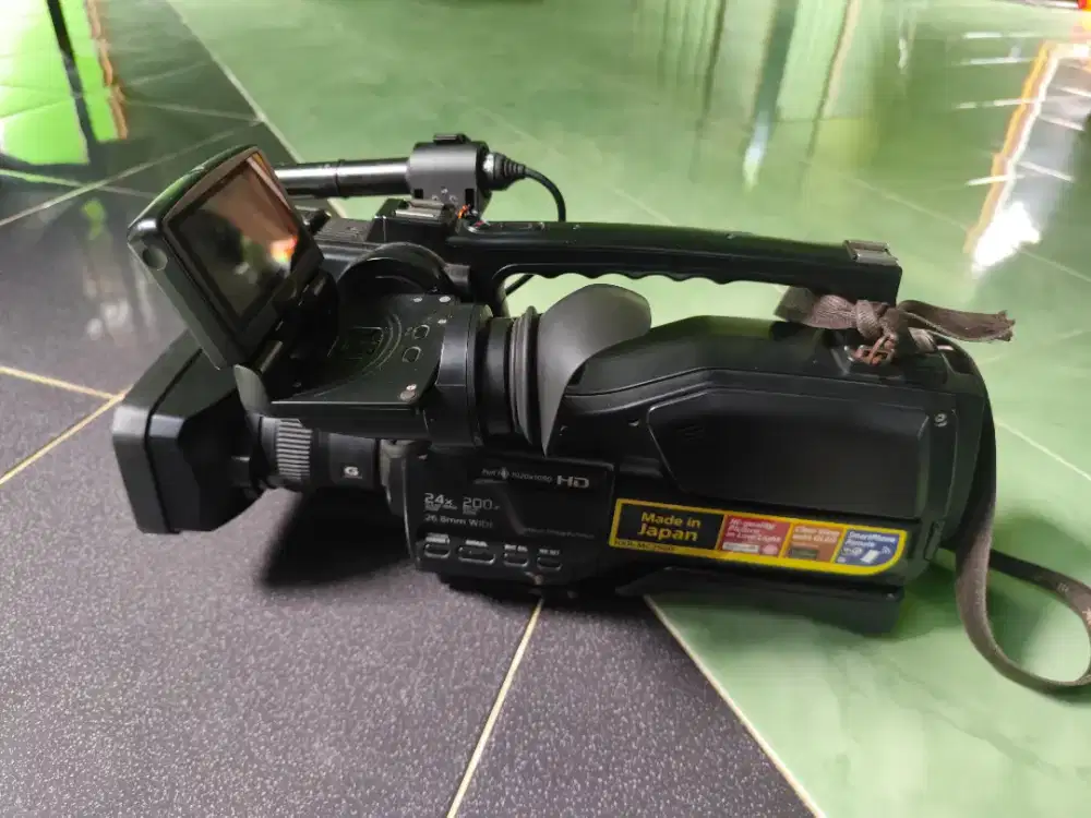 Kamera Video Sony HXR Mc 2500