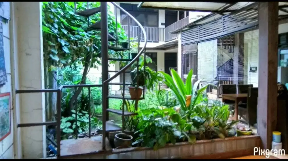 DIJUAL RUMAH MEWAH ASRI DAN NYAMAN LOKASI STRATEGIS PUSAT KOTA BANDUNG