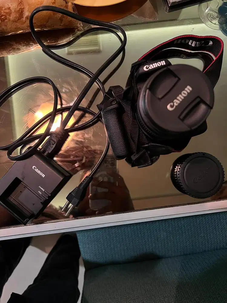 FORSALE CANON EOS 2000D