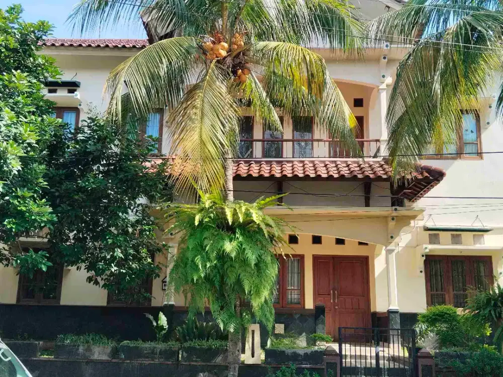 Jual rumah bagus posisi hook, di Pesona Khayangan 2, Margonda Raya Depok