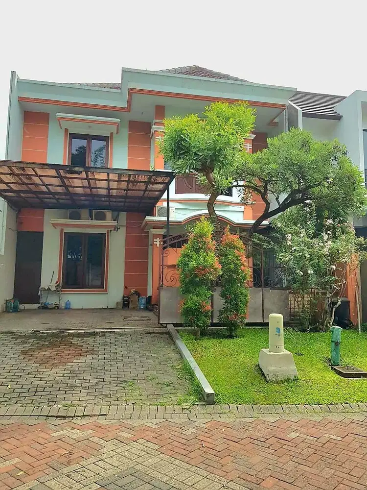 Dijual Rumah Graha Family BLok Favorit 2 Lantai Siap Huni Row Lebar