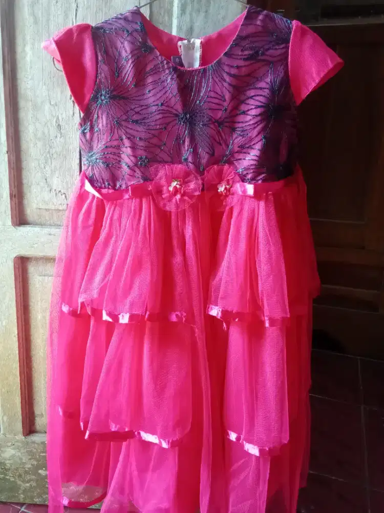 Gaun pesta anak usia 3-5 thn