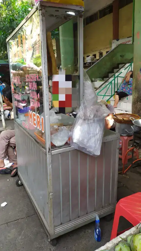 Jual Cepat Etalase Usaha