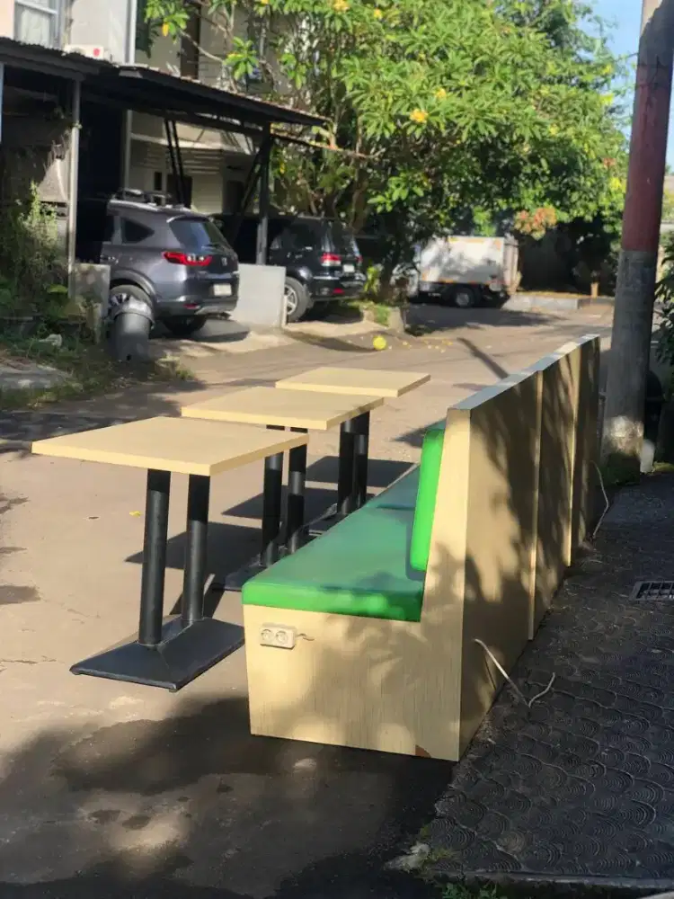 Kursi makan resto cafe
