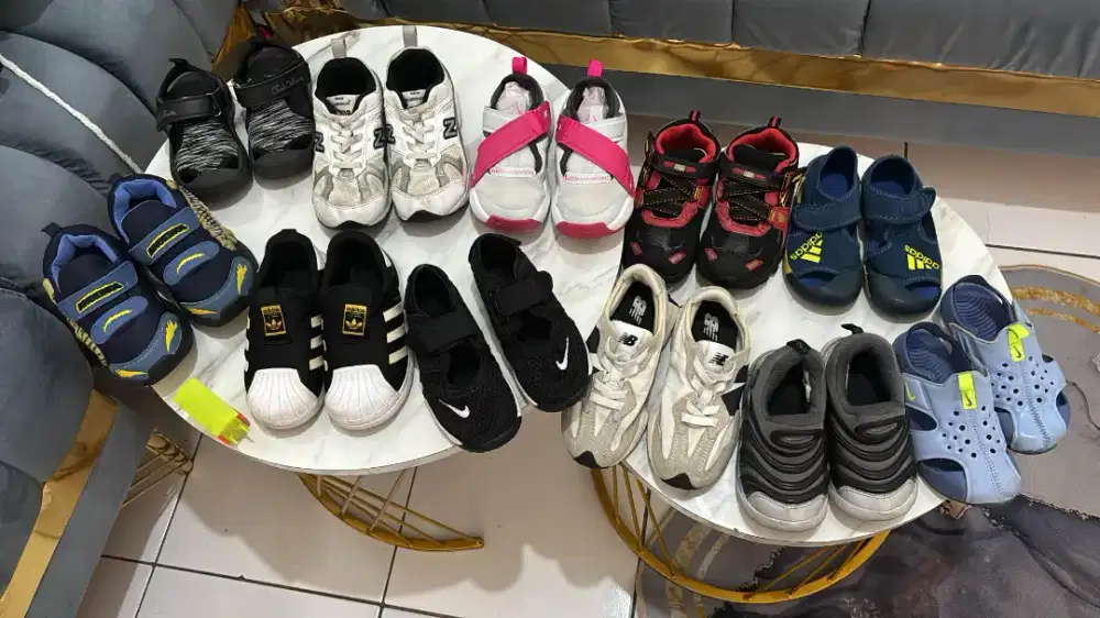 Sepatu branded size anak