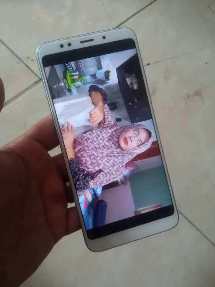 Redmi 5plus ram3 rom32 4g normal siap pakai