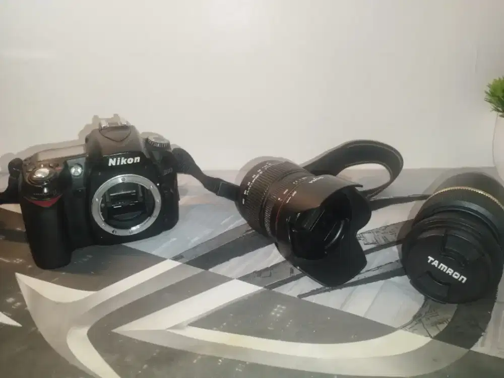 Paket Kamera dan Lensa Nikon D90