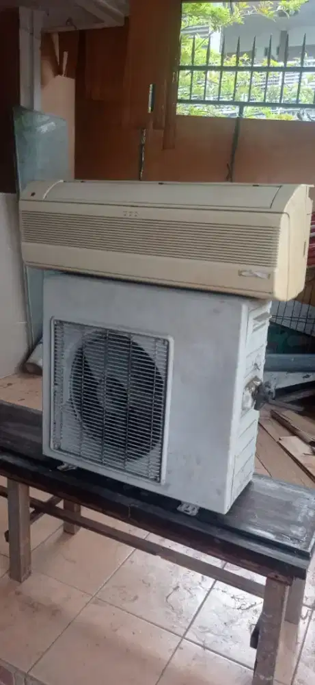 Menerima AC bekas yang tidak terpakai