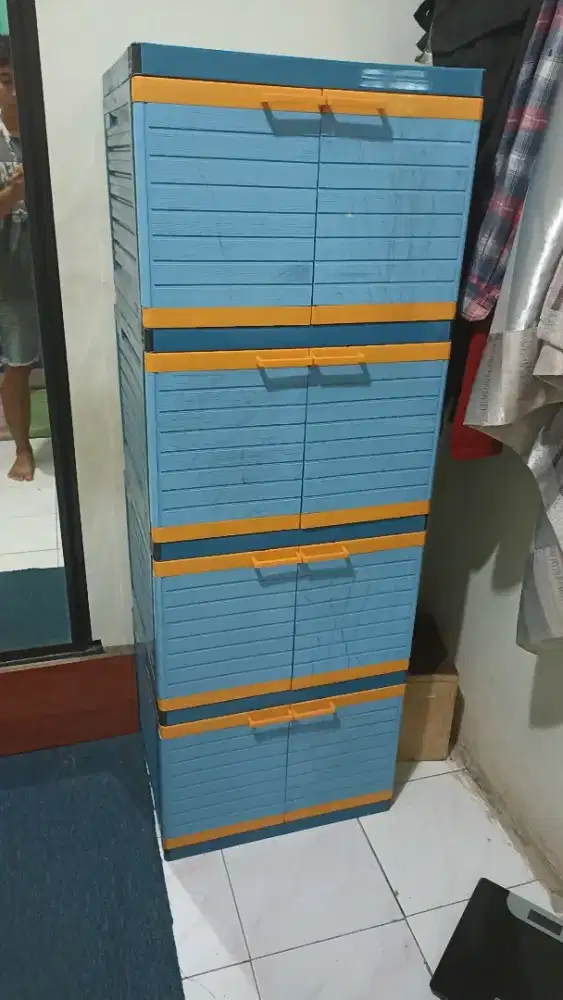 lemari plastik bekas bagus