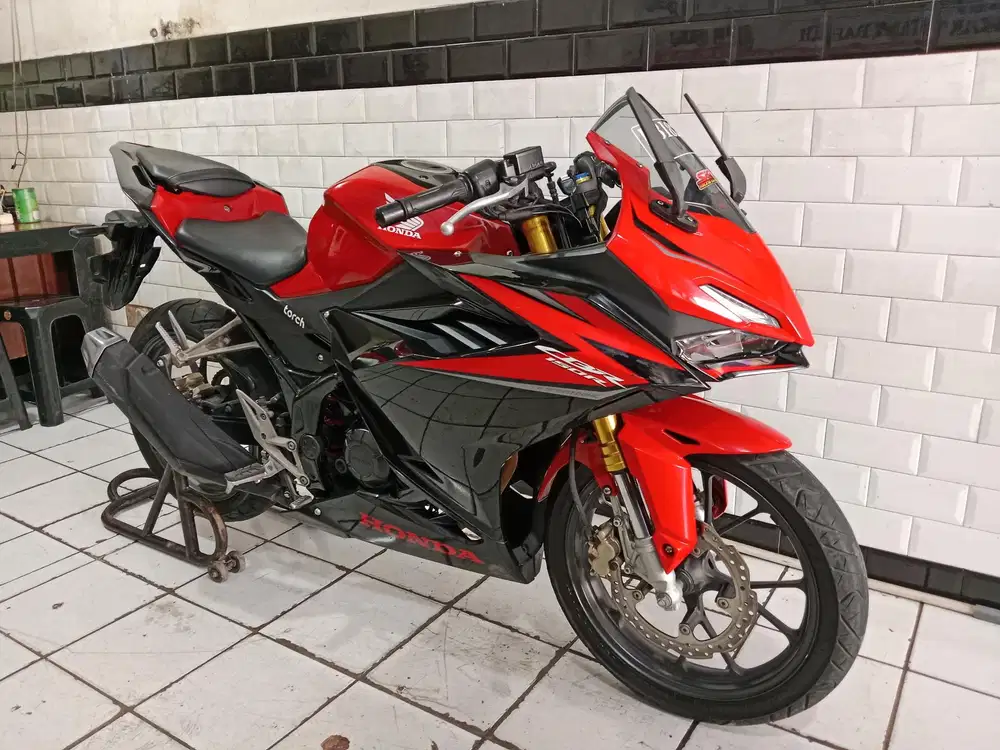 Honda cbr 150r tahun 2024 cakep