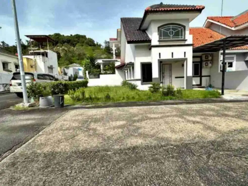 DIJUAL !! 

Rumah di Villa Bukit Indah (hook) samping samsat dan megamall batam center