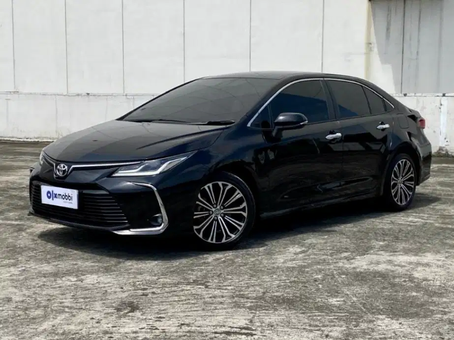 LIKE NEW Toyota Corolla Altis 1.8 V Bensin-AT 2023 LCBG
