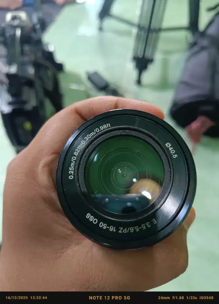 Lensa Sony kit 16 - 50 mm e mount. F 3,5 - 5-6