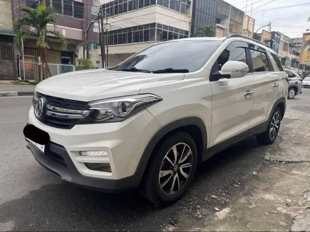 DFSK Glory 560 1.8 AT Matic 2020