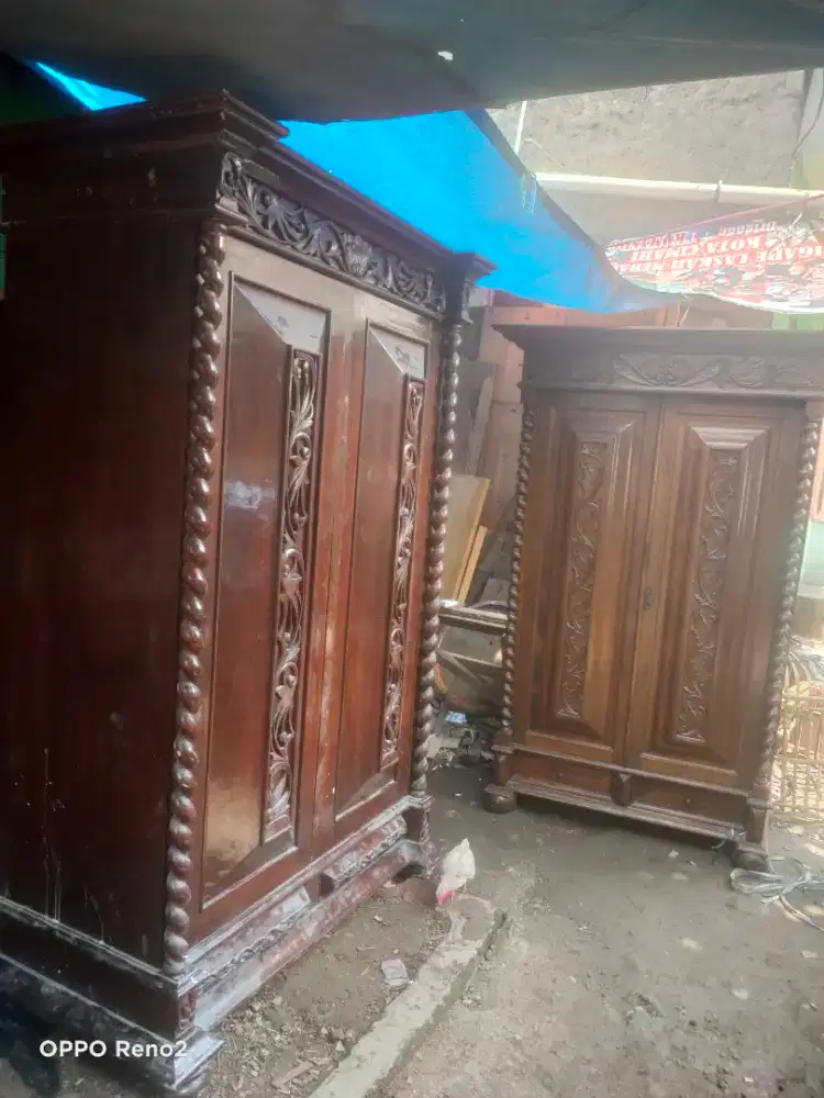 Lemari baju antik 2 pintuan ada 2 lemari