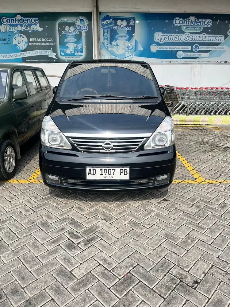 Mobil Keluarga MPV serena HWS