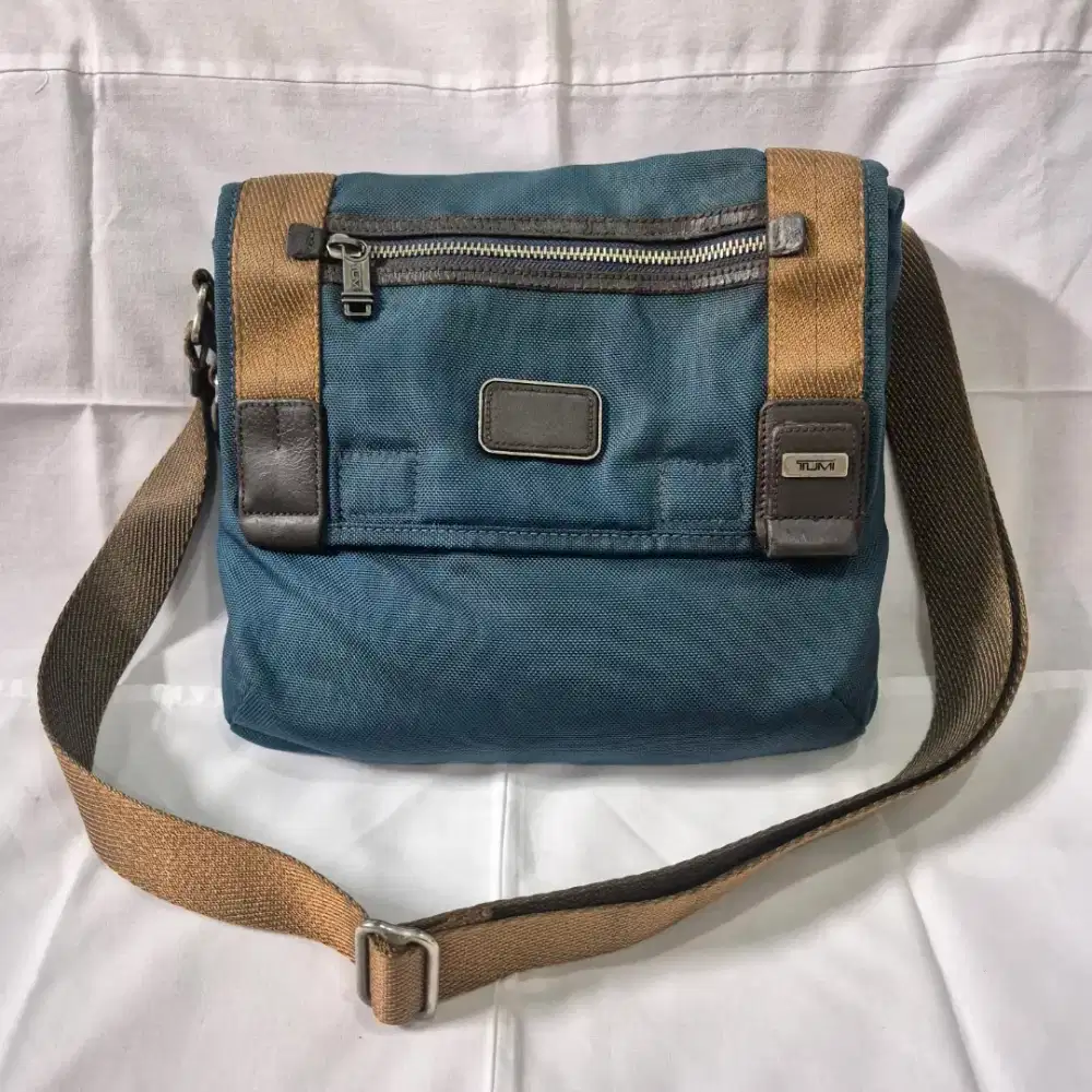 Tas Selempang TUMI Alpha Bravo Beale Biru