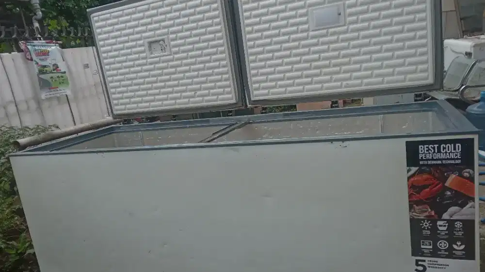 freezer box 1200L GEA