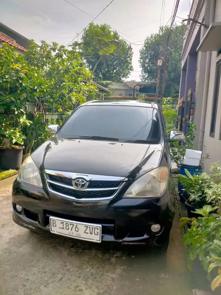 Dijual Mobil Avanza 1.3 G Benzin MT – Warna Hitam Elegan