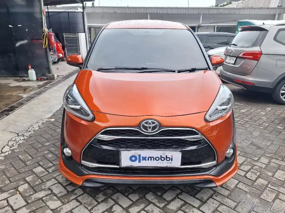 LOW DP Toyota Sienta 1.5 Q Bensin-AT 2016 NIF