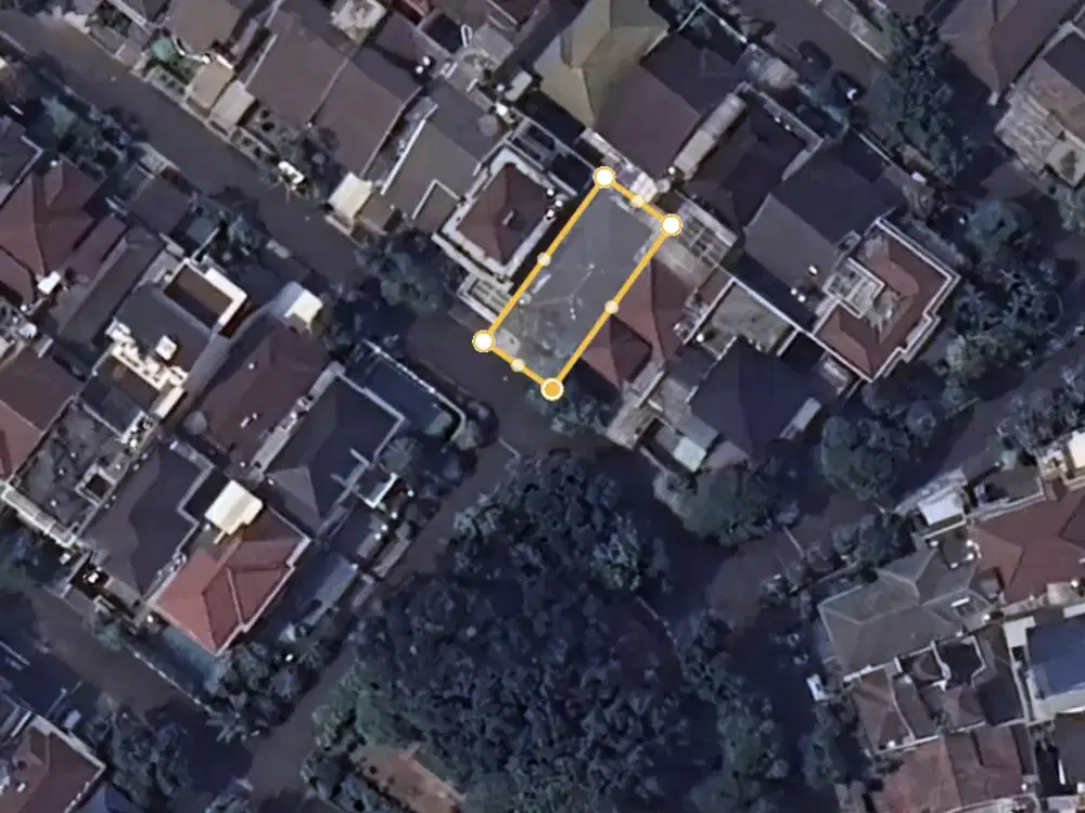 rumah hitung tanah pondok indah depan taman dekat kartika utama