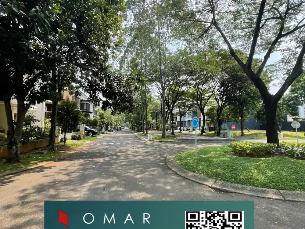 Depan taman lingkungan asri discovery bintaro luas 135 siap huni